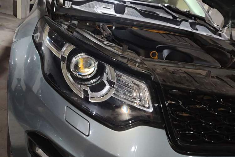 Used Land Rover Discovery Sport 2019 240 PS SE Dynamic Version China VI Standard Right Front Headlight