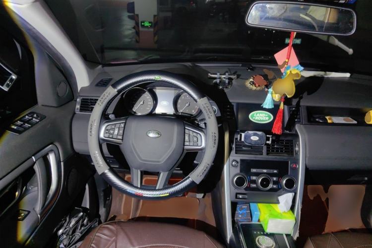 Used Land Rover Discovery Sport 2019 240 PS SE Version China VI Standard Steering Wheel