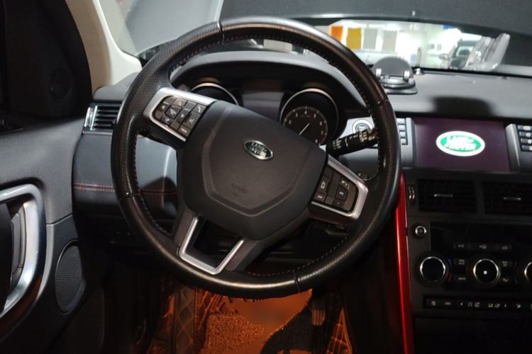 Used Land Rover Discovery Sport 2019 240 PS SE Dynamic Version China VI Standard Steering Wheel