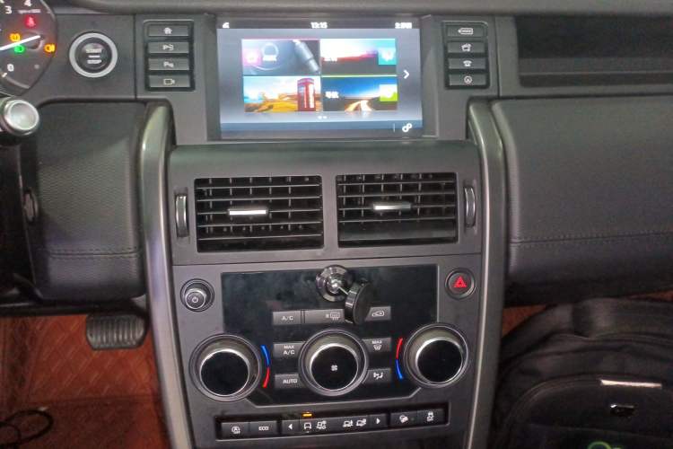 Used Land Rover Discovery Sport 2019 240 PS SE Dynamic Version China VI Standard Audio And AC Panel