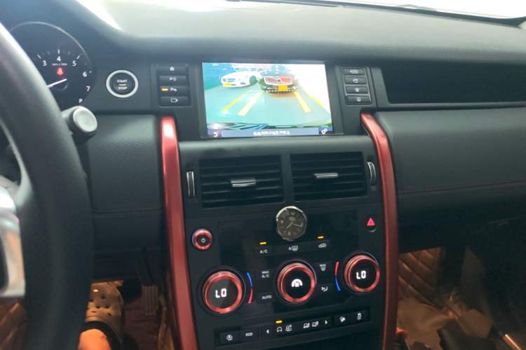 Used Land Rover Discovery Sport 2019 240 PS SE Dynamic Version China VI Standard Audio And AC Panel