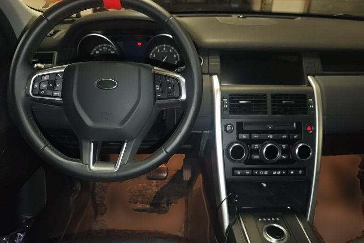 Used Land Rover Discovery Sport 2019 240 PS HSE Version China VI Standard Center Console