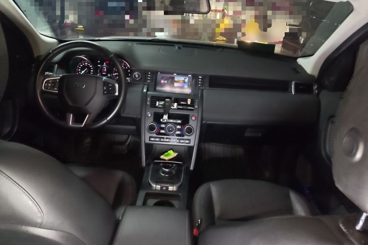 Used Land Rover Discovery Sport 2019 240 PS PURE Edition China VI Standard Center Console