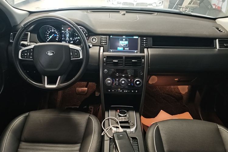 Used Land Rover Discovery Sport 2019 240 PS SE Dynamic Version China VI Standard Center Console