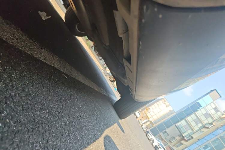 Used Land Rover Discovery Sport 2019 240 PS SE Version China VI Standard Chassis Front Left