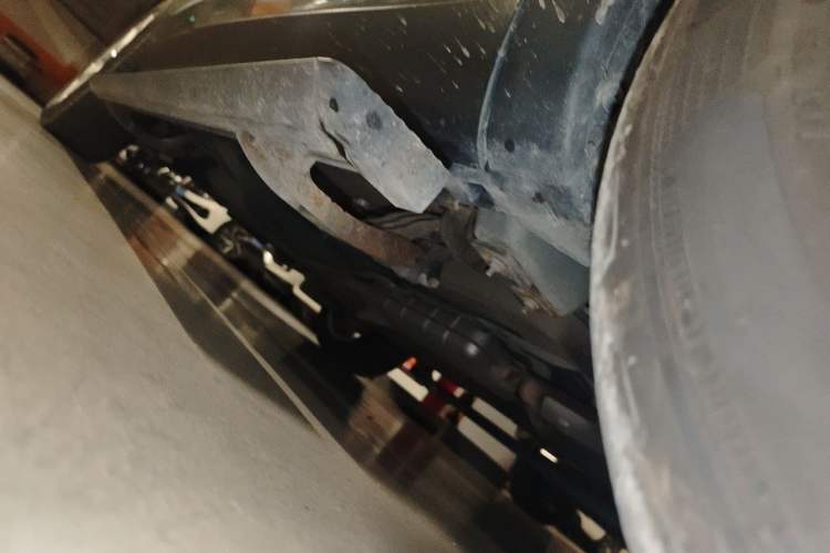 Used Land Rover Discovery Sport 2019 240 PS HSE Version China VI Standard Chassis Front Right