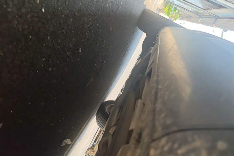 Used Land Rover Discovery Sport 2019 240 PS SE Version China VI Standard Chassis Front Right