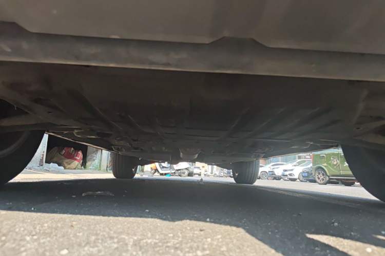 Used Land Rover Discovery Sport 2019 240 PS SE Version China VI Standard Chassis Front