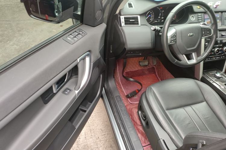 Used Land Rover Discovery Sport 2019 240 PS SE Version China VI Standard Driver Seat