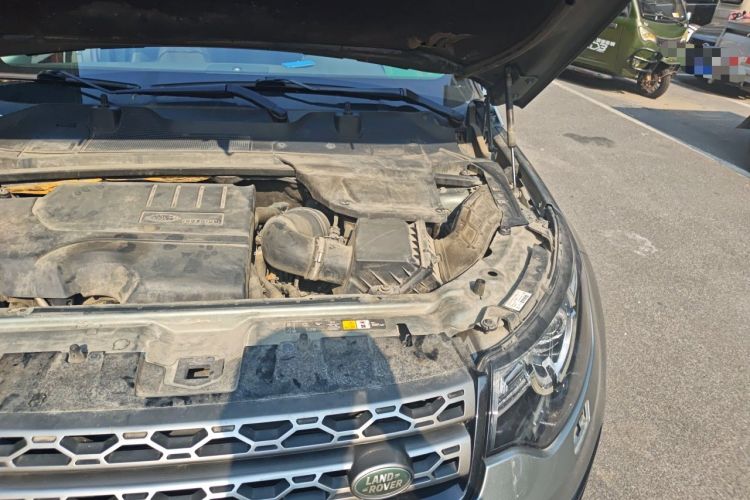 Used Land Rover Discovery Sport 2019 240 PS SE Version China VI Standard Engine Bay Left