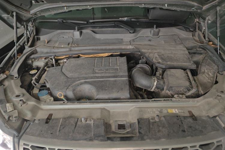 Used Land Rover Discovery Sport 2019 240 PS SE Version China V Standard Engine Bay