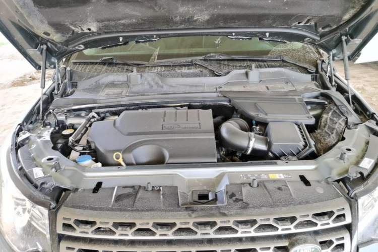 Used Land Rover Discovery Sport 2019 240 PS SE Version China V Standard Engine Bay
