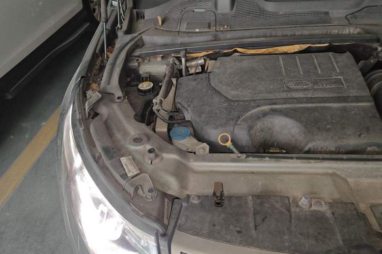 Used Land Rover Discovery Sport 2019 240 PS SE Version China V Standard Engine Bay Right