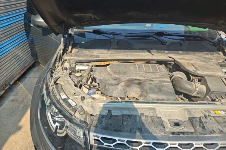 Used Land Rover Discovery Sport 2019 240 PS SE Version China VI Standard Engine Bay Right