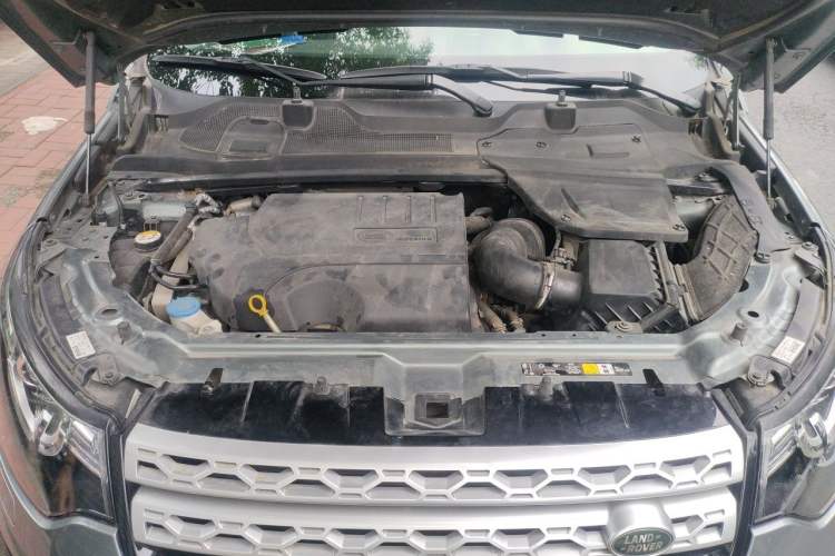 Used Land Rover Discovery Sport 2019 240 PS HSE Version China V Standard Engine Bay