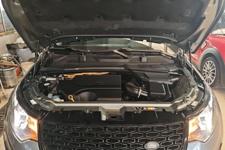 Used Land Rover Discovery Sport 2019 240 PS SE Dynamic Version China VI Standard Engine Bay