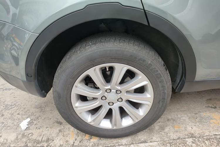 Used Land Rover Discovery Sport 2019 240 PS SE Version China VI Standard Exterior 5