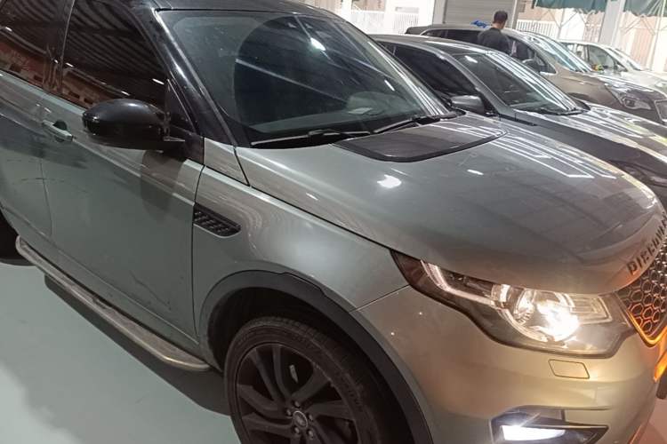Used Land Rover Discovery Sport 2019 240 PS SE Dynamic Version China VI Standard Front Right 45 Deg