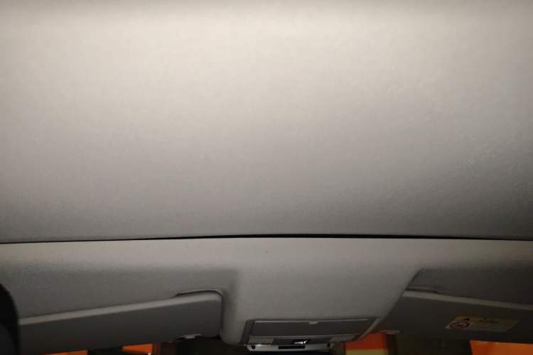 Used Land Rover Discovery Sport 2019 240 PS HSE Version China VI Standard Headliner
