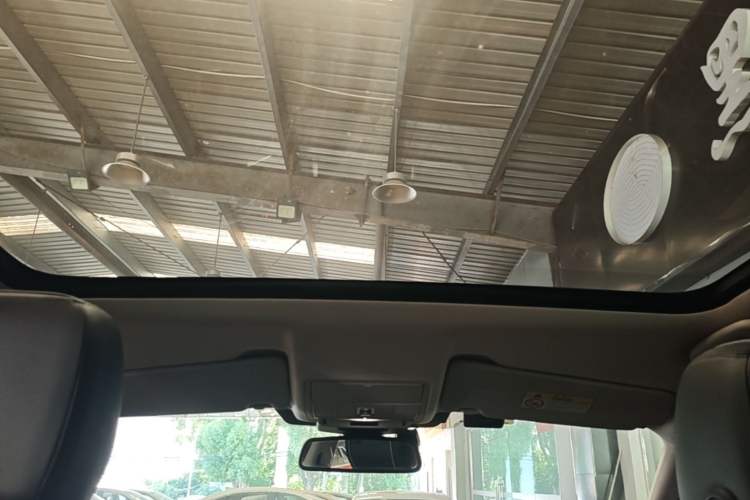 Used Land Rover Discovery Sport 2019 240 PS SE Dynamic Version China VI Standard Headliner