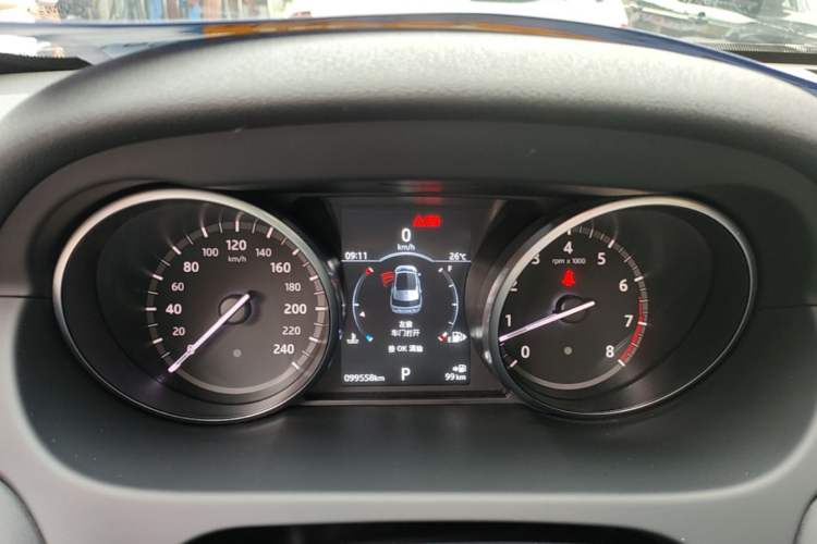 Used Land Rover Discovery Sport 2019 240 PS SE Version China VI Standard Instrument Cluster
