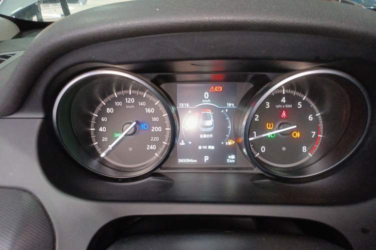 Used Land Rover Discovery Sport 2019 240 PS SE Dynamic Version China VI Standard Instrument Cluster