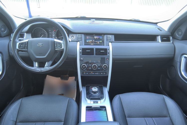 Used Land Rover Discovery Sport 2019 240 PS SE Version China VI Standard Interior 3