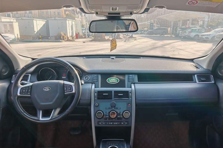 Used Land Rover Discovery Sport 2019 240 PS SE Dynamic Version China VI Standard Interior 6