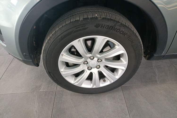Used Land Rover Discovery Sport 2019 240 PS SE Version China VI Standard Left Front Wheel Hub