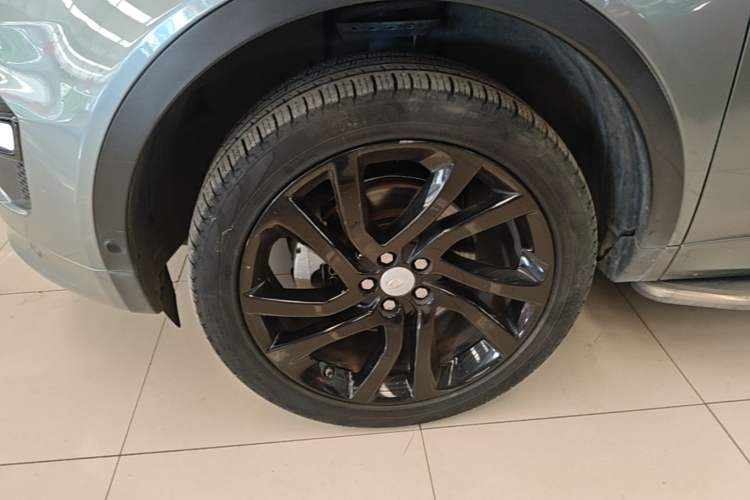 Used Land Rover Discovery Sport 2019 240 PS SE Dynamic Version China VI Standard Left Front Wheel Hub