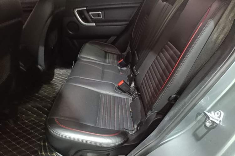 Used Land Rover Discovery Sport 2019 240 PS SE Dynamic Version China VI Standard Left Rear Seat
