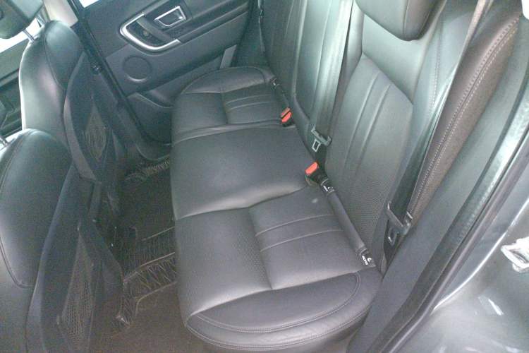 Used Land Rover Discovery Sport 2019 240 PS SE Version China VI Standard Left Rear Seat
