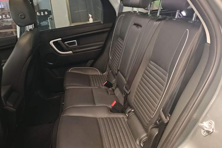 Used Land Rover Discovery Sport 2019 240 PS SE Dynamic Version China VI Standard Left Rear Seat