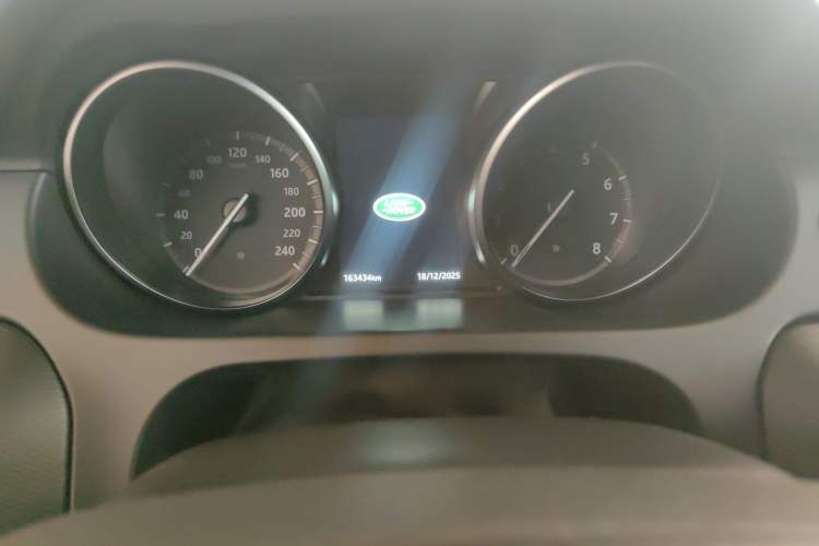 Used Land Rover Discovery Sport 2019 240 PS SE Dynamic Version China VI Standard Odometer Close Up