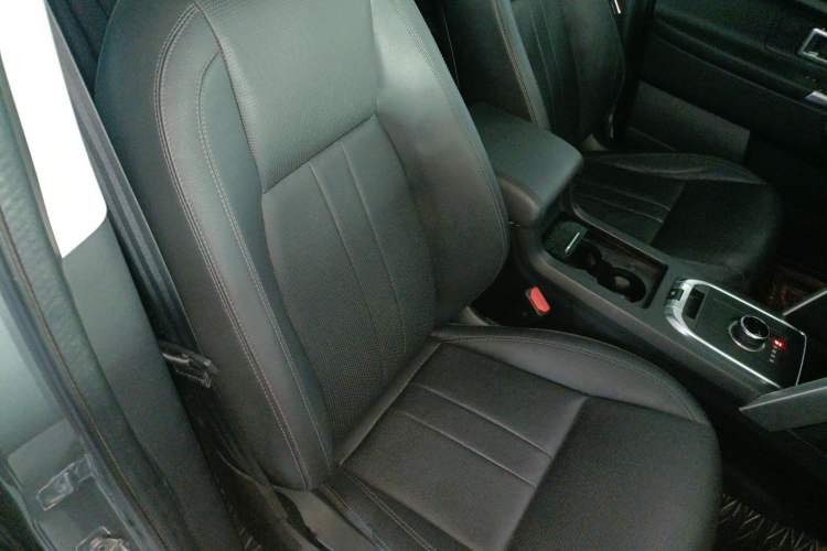Used Land Rover Discovery Sport 2019 240 PS SE Version China VI Standard Right Front Seat