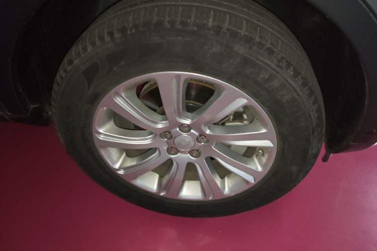 Used Land Rover Discovery Sport 2019 240 PS PURE Edition China VI Standard Right Front Wheel Hub