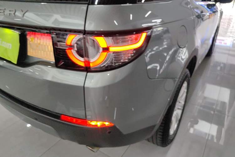Used Land Rover Discovery Sport 2019 240 PS SE Version China V Standard Right Rear Taillight