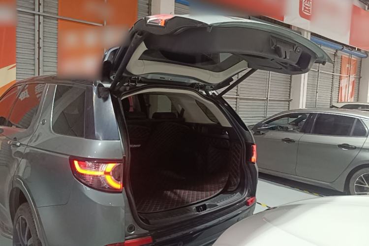 Used Land Rover Discovery Sport 2019 240 PS SE Dynamic Version China VI Standard Trunk