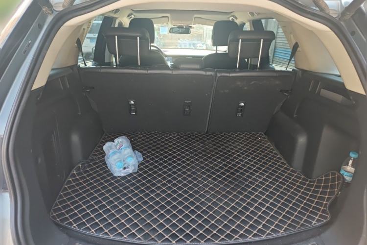 Used Land Rover Discovery Sport 2019 240 PS SE Version China VI Standard Trunk