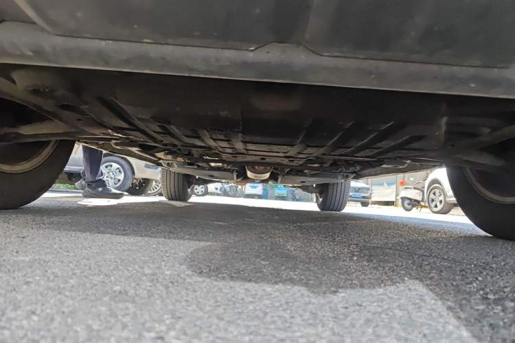 Used Land Rover Discovery Sport 2019 240 PS SE Version China VI Standard Chassis Front