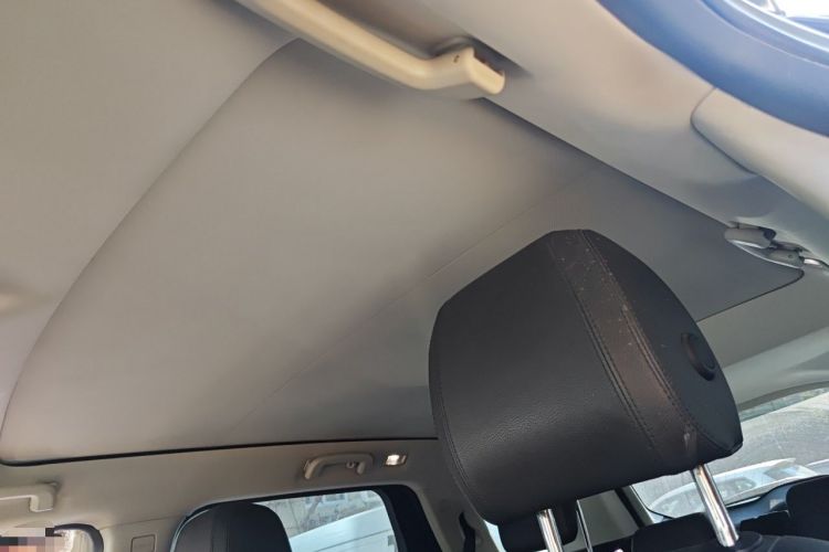 Used Land Rover Discovery Sport 2019 240 PS SE Version China VI Standard Headliner