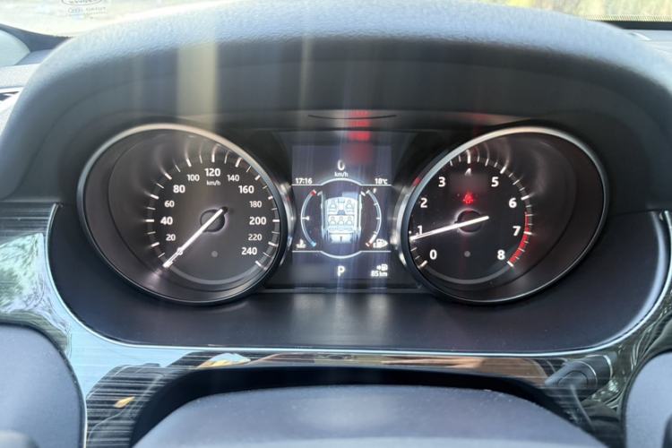 Used Land Rover Discovery Sport 2019 240 PS SE Version China VI Standard Instrument Cluster