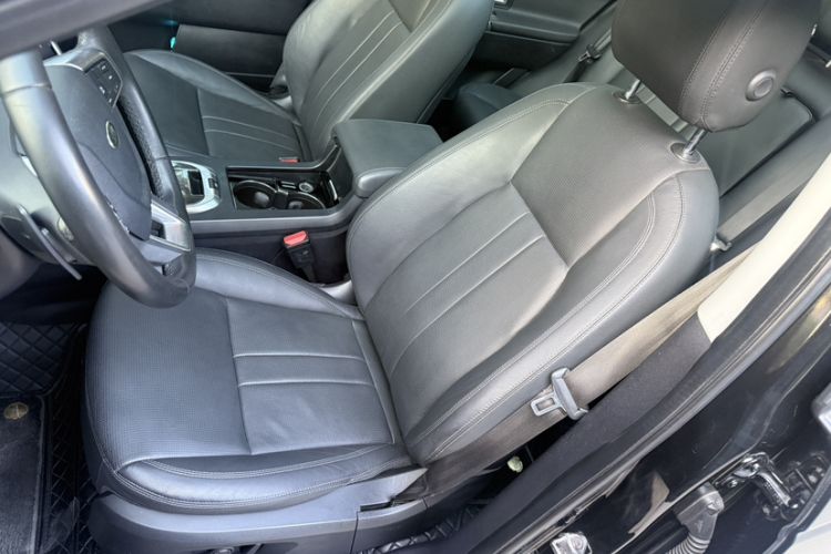Used Land Rover Discovery Sport 2019 240 PS SE Version China VI Standard Interior 2