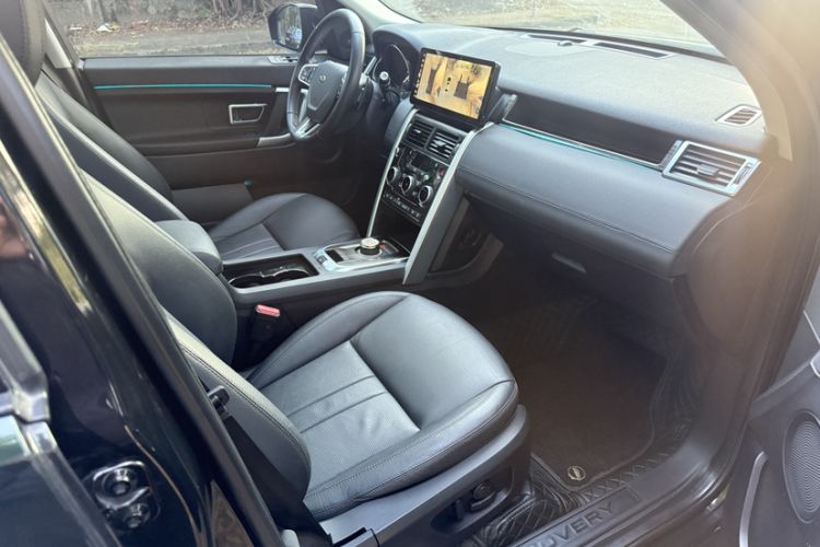 Used Land Rover Discovery Sport 2019 240 PS SE Version China VI Standard Interior 3