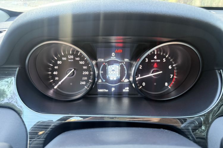 Used Land Rover Discovery Sport 2019 240 PS SE Version China VI Standard Odometer Close Up