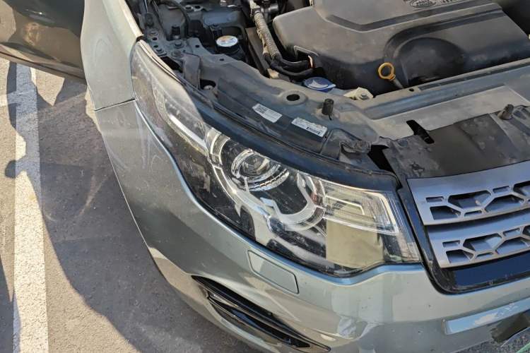 Used Land Rover Discovery Sport 2019 240 PS SE Version China VI Standard Right Front Headlight