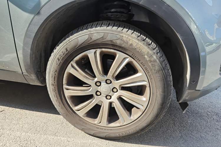Used Land Rover Discovery Sport 2019 240 PS SE Version China VI Standard Right Front Wheel Hub