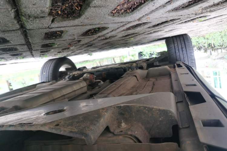 Used Land Rover Discovery Sport 2019 240 PS HSE Version China VI Standard Chassis Rear Left