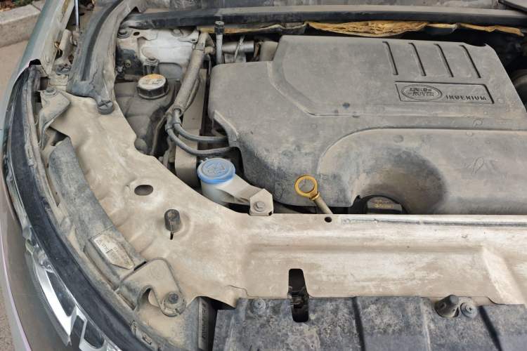 Used Land Rover Discovery Sport 2019 240 PS SE Version China VI Standard Engine Bay Right