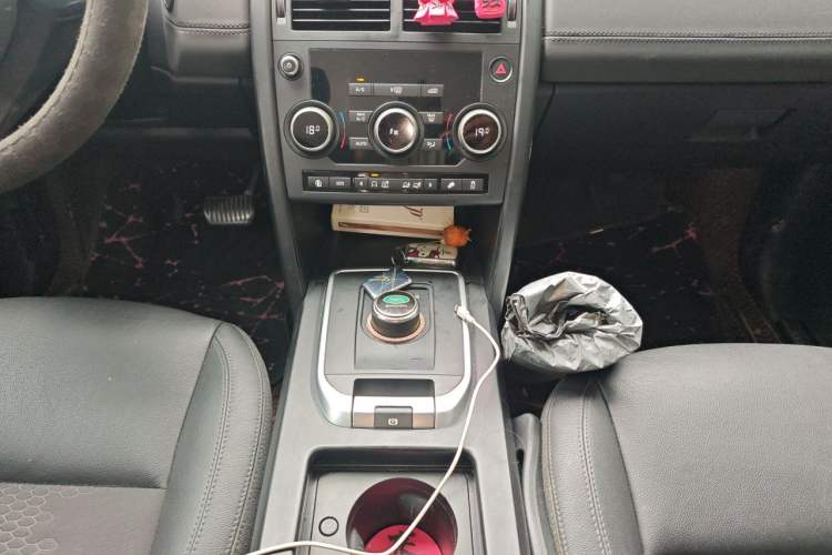 Used Land Rover Discovery Sport 2019 240 PS SE Version China VI Standard Gear Lever